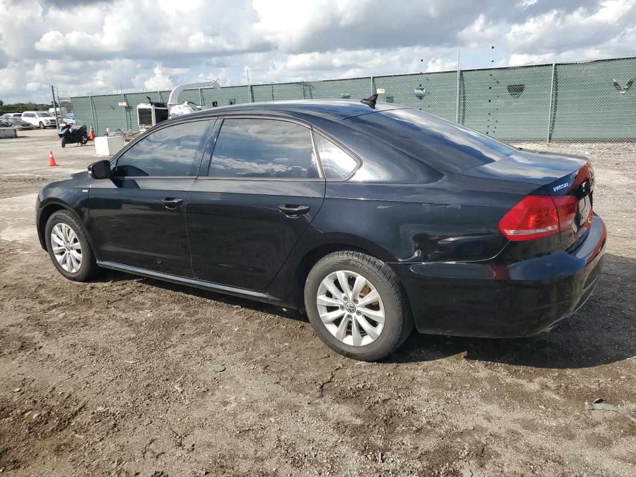 VIN 1VWAT7A32FC051243 2015 VOLKSWAGEN PASSAT no.2