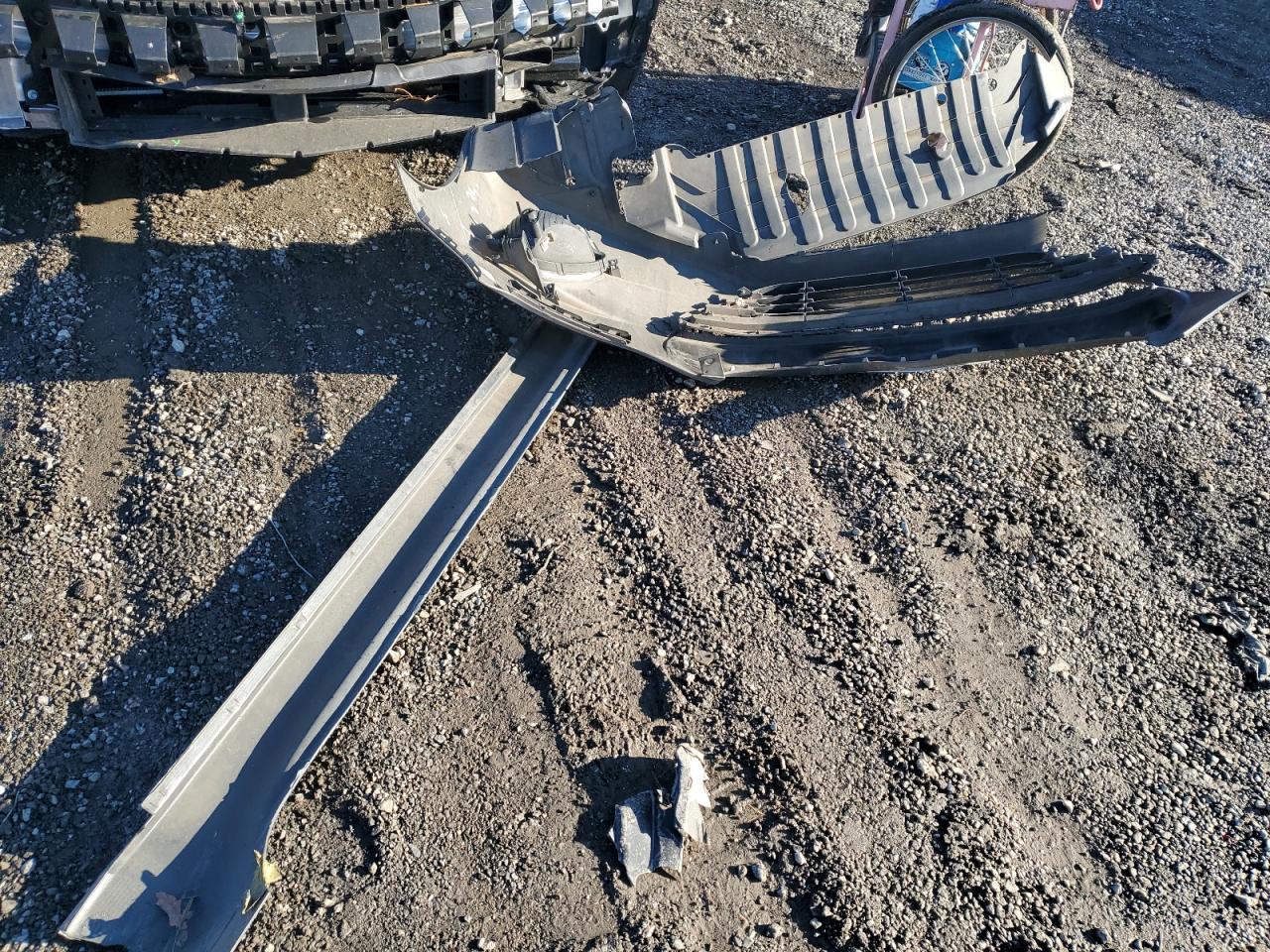 2013 Hyundai Elantra - Image 12