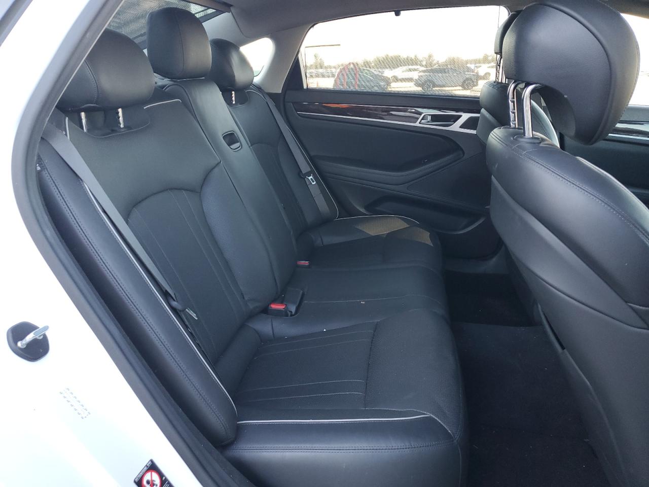 2016 Hyundai Genesis - Image 10