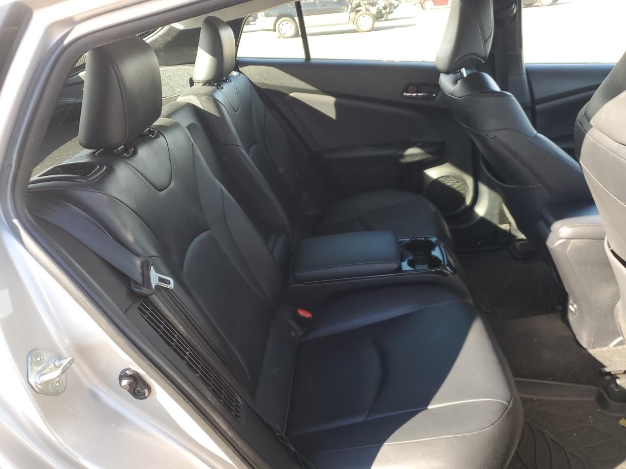 2017 Toyota Prius - Image 10