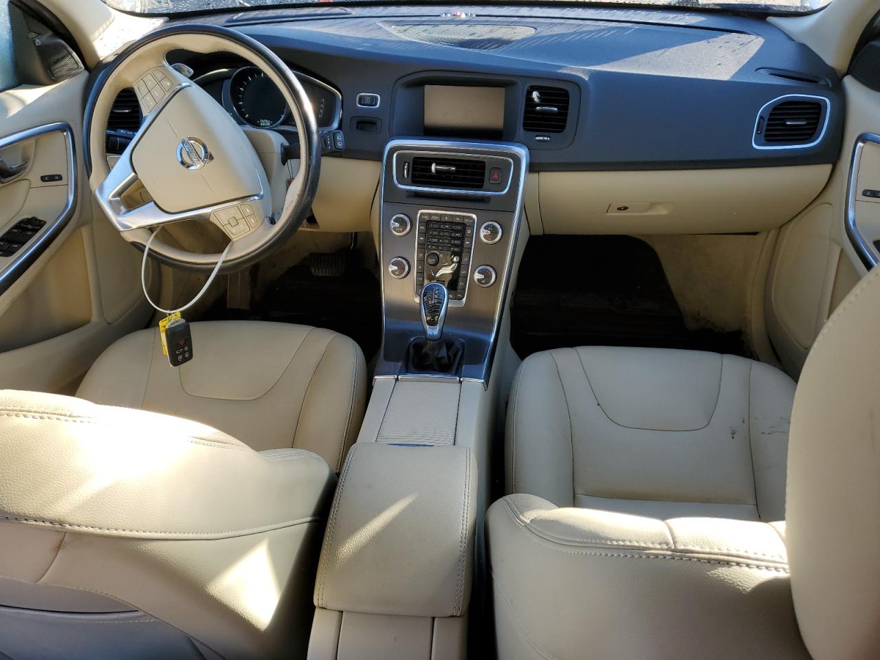 2015 Volvo V60 - Image 8
