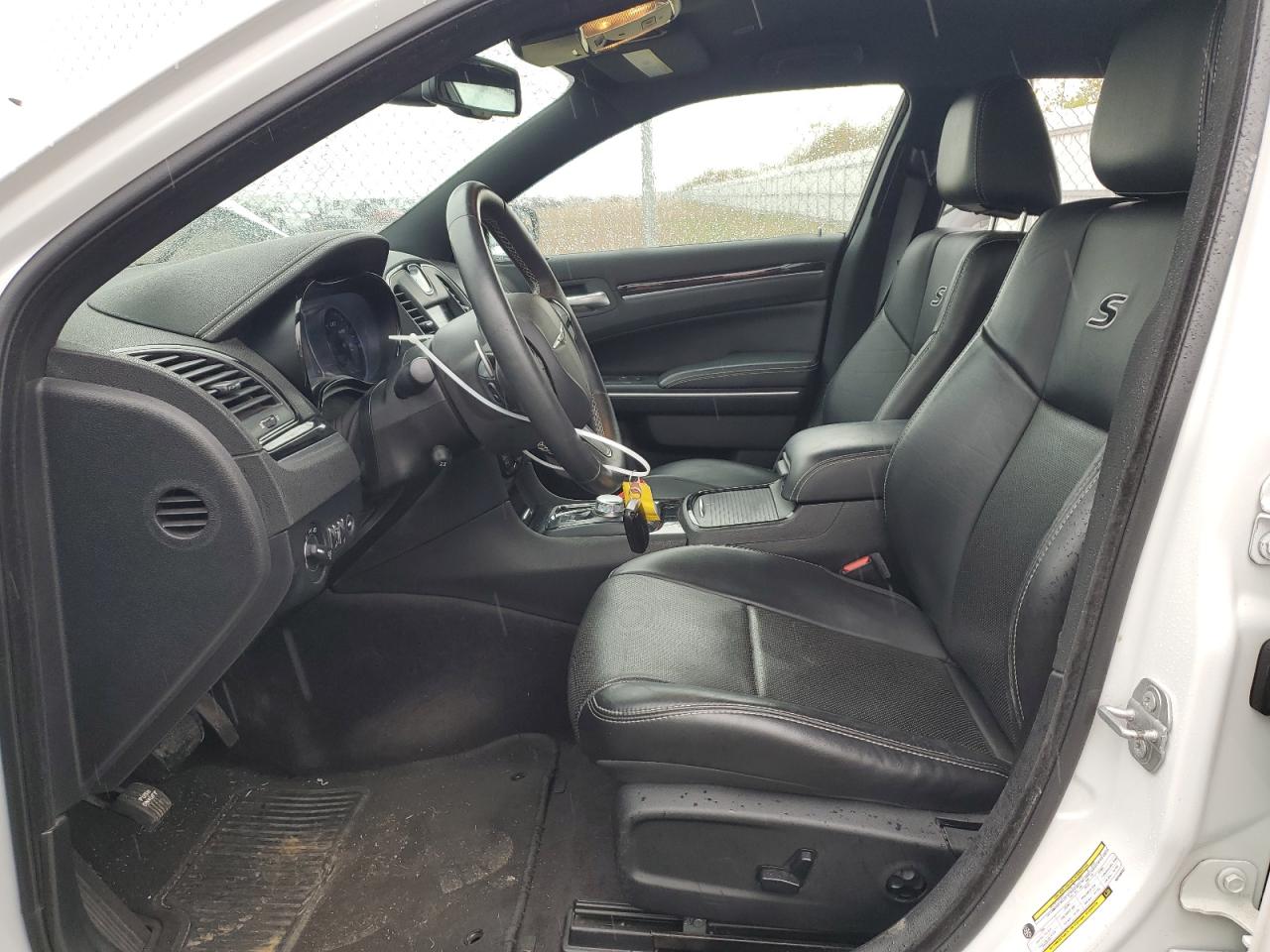 2019 Chrysler 300 - Image 7