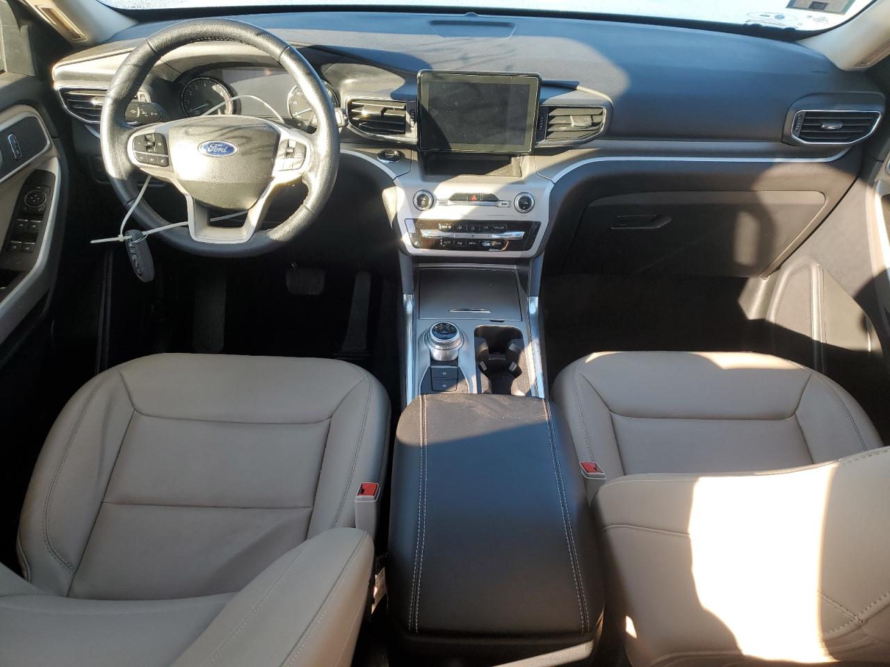 2021 Ford Explorer - Image 8
