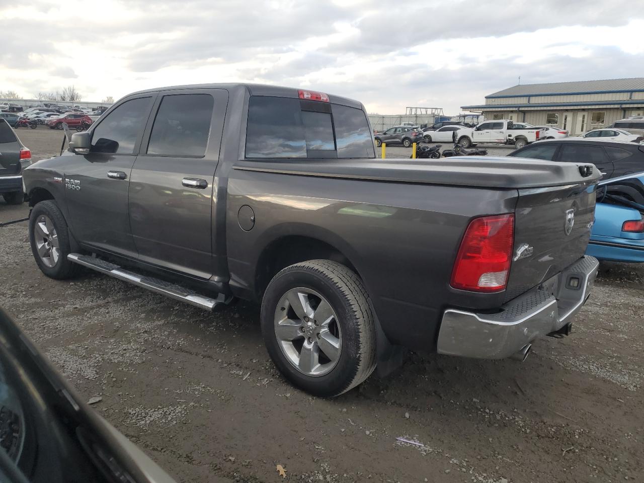 2016 RAM 1500 - Image 2