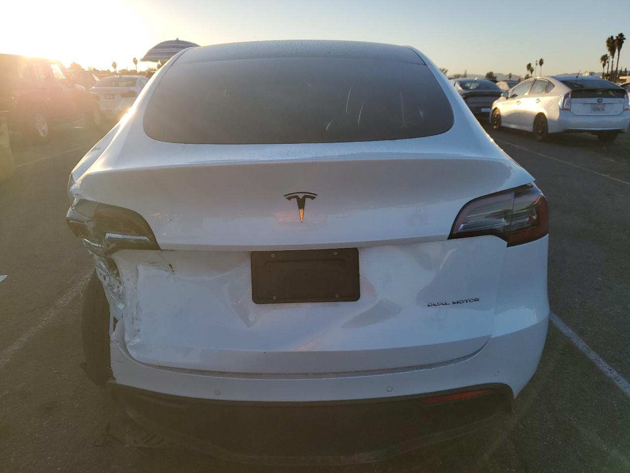 2022 Tesla Model Y VIN: 7SAYGDEE5NF451494 Lot: 83820104