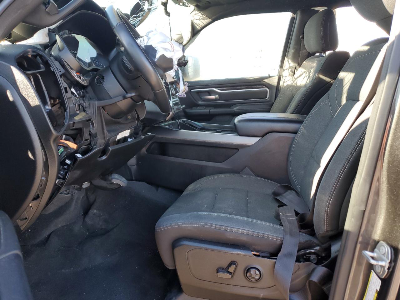 2020 RAM 1500 - Image 7