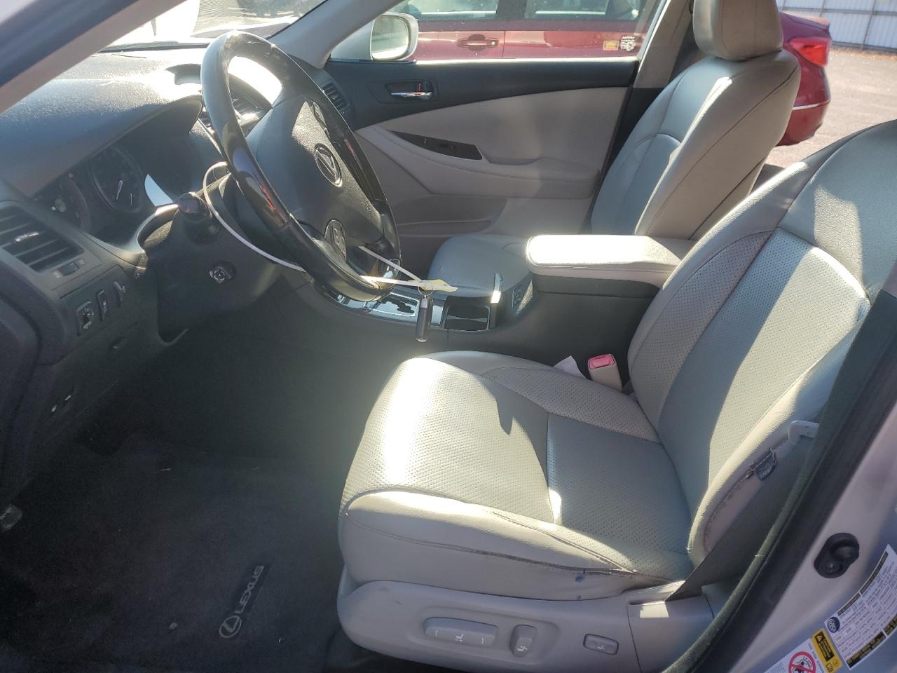 2010 Lexus ES - Image 7