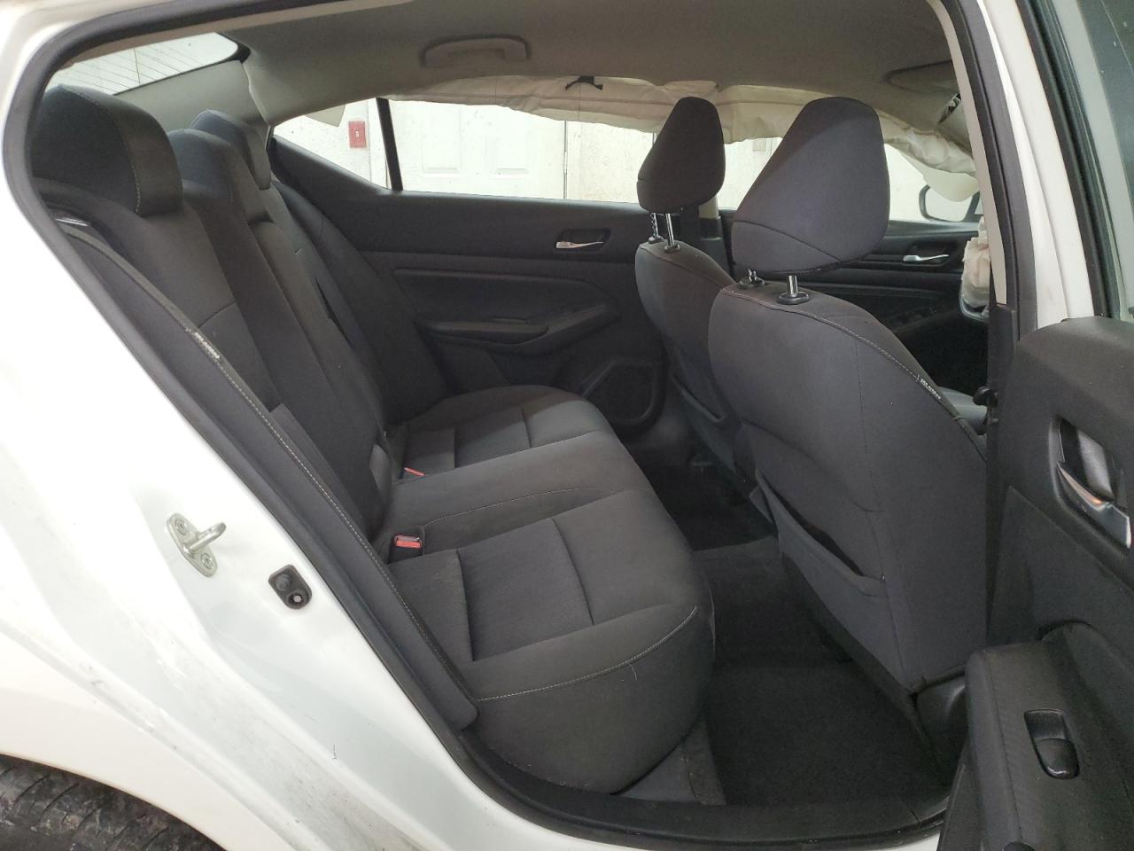 2020 Nissan Altima - Image 10
