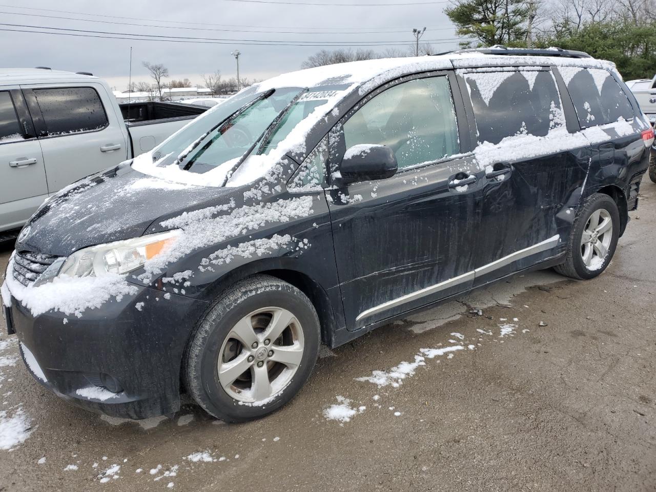 2012 Toyota Sienna - Image 1