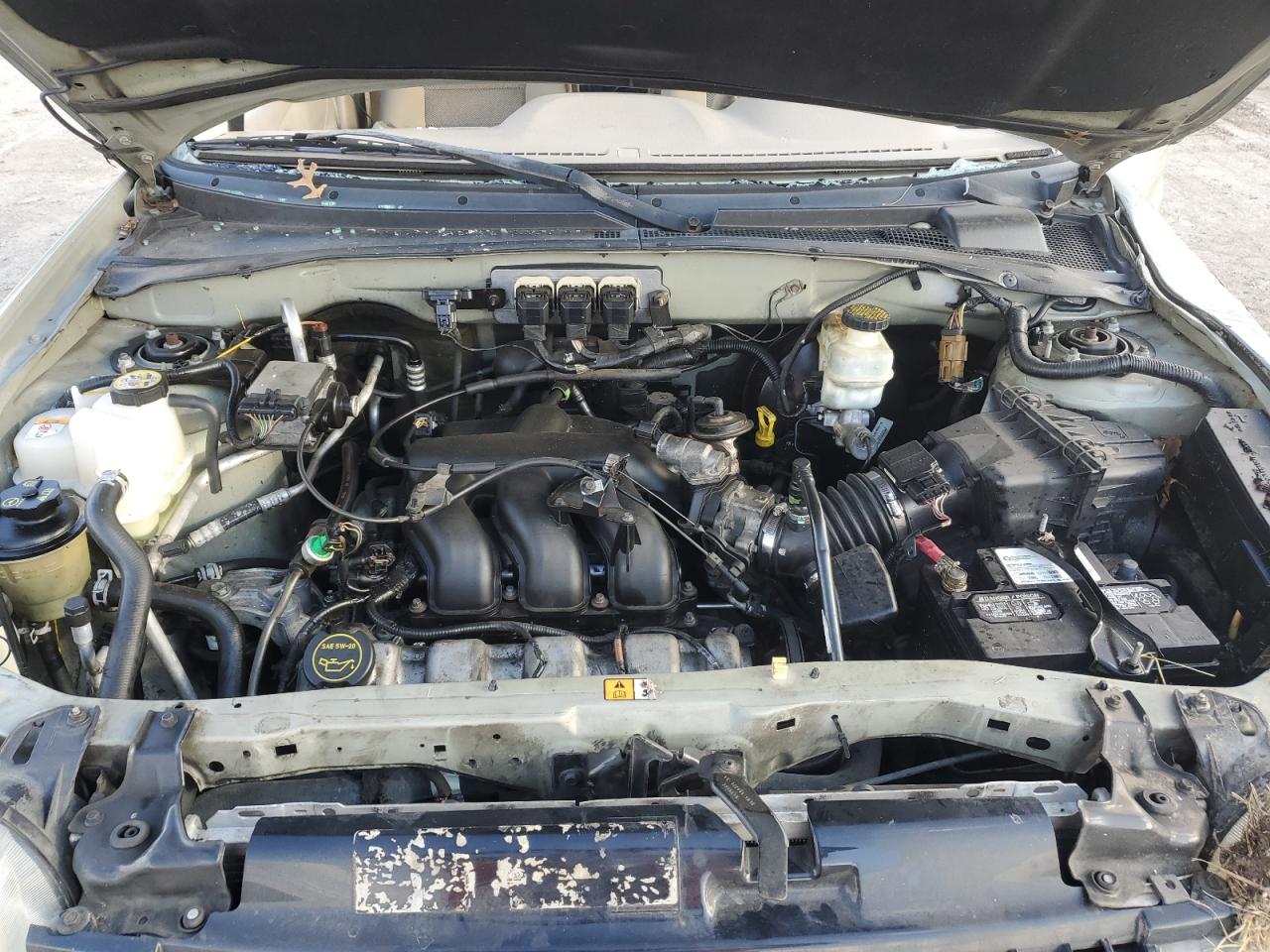 2005 Ford Escape - Image 12
