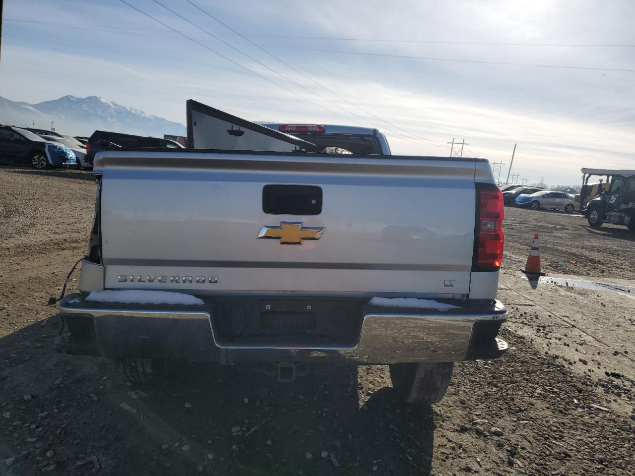 2015 Chevrolet Silverado - Image 6