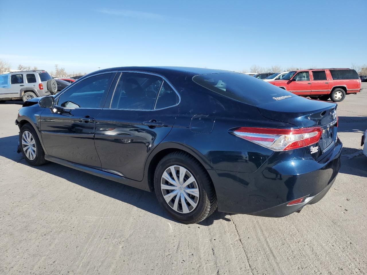 VIN 4T1B31HK4JU503399 2018 TOYOTA CAMRY no.2