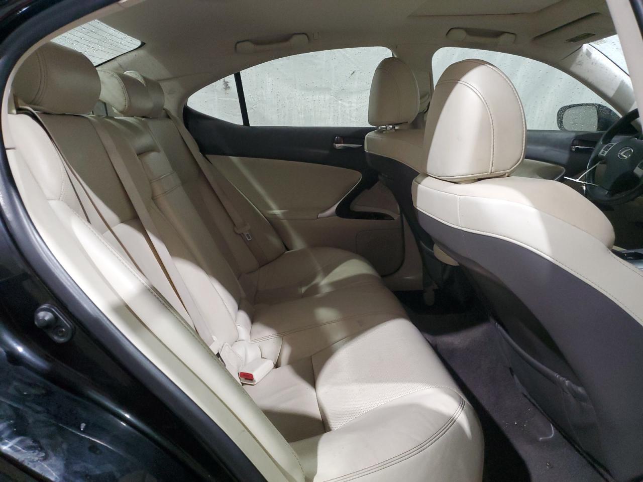 2012 Lexus IS - Image 10