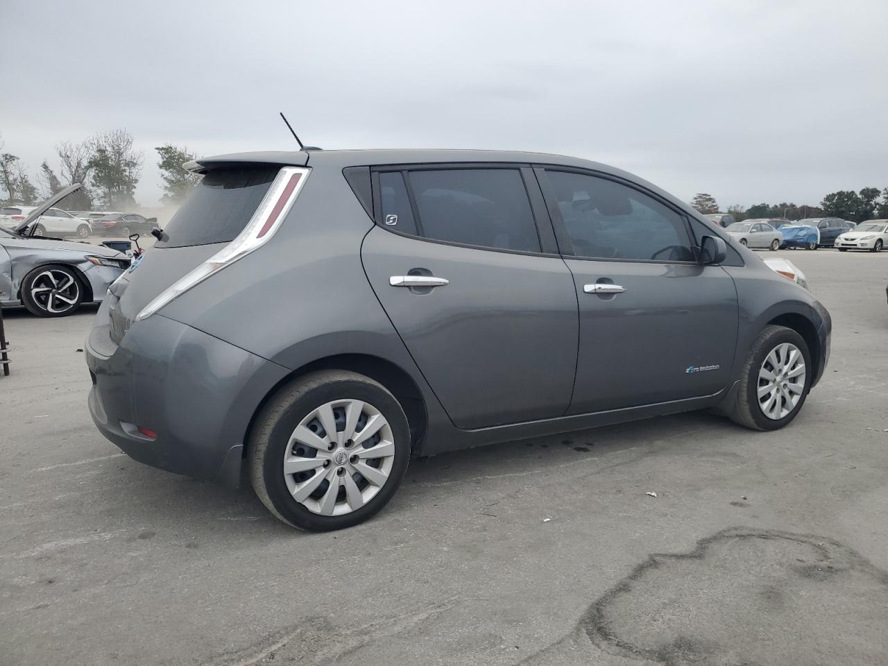 2017 Nissan Leaf - Image 3