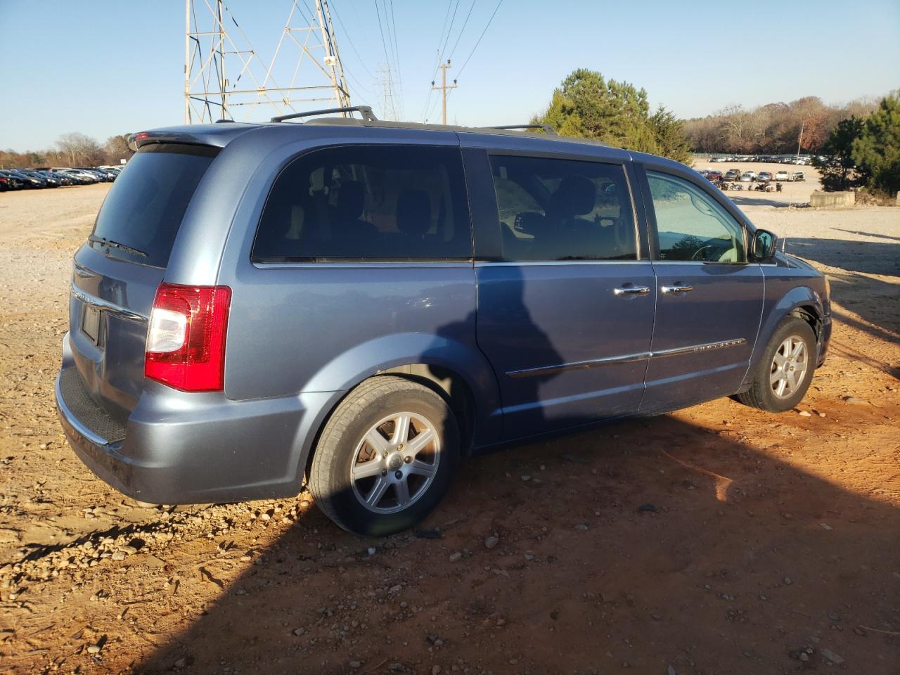 2011 Chrysler Town & Country - Image 3