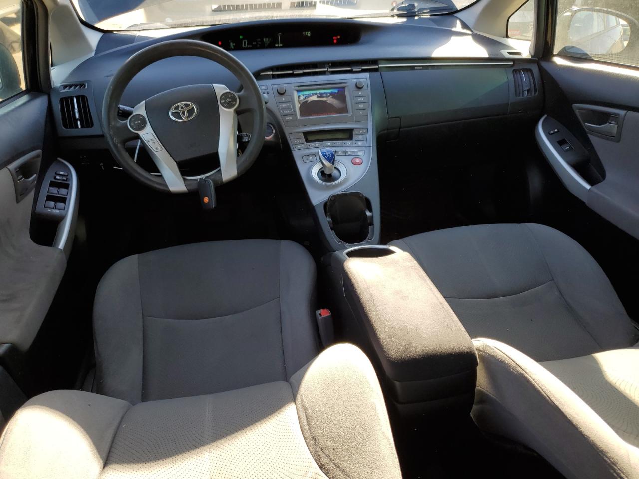 2015 Toyota Prius - Image 8