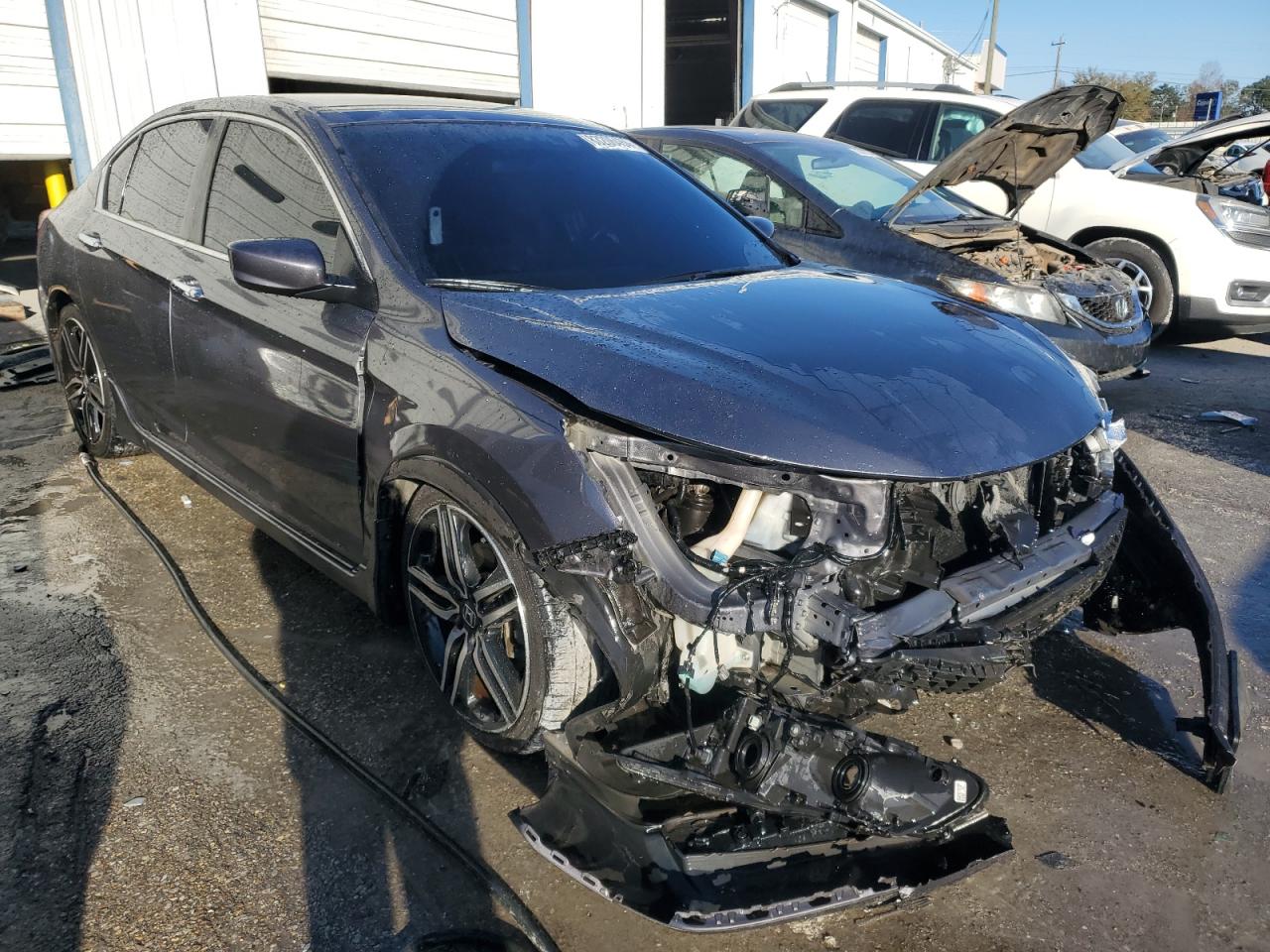 2017 Honda Accord - Image 4