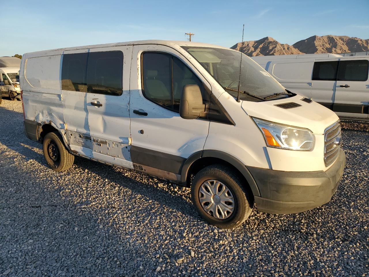 VIN 1FTNR1ZM1FKA46392 2015 FORD TRANSIT no.4