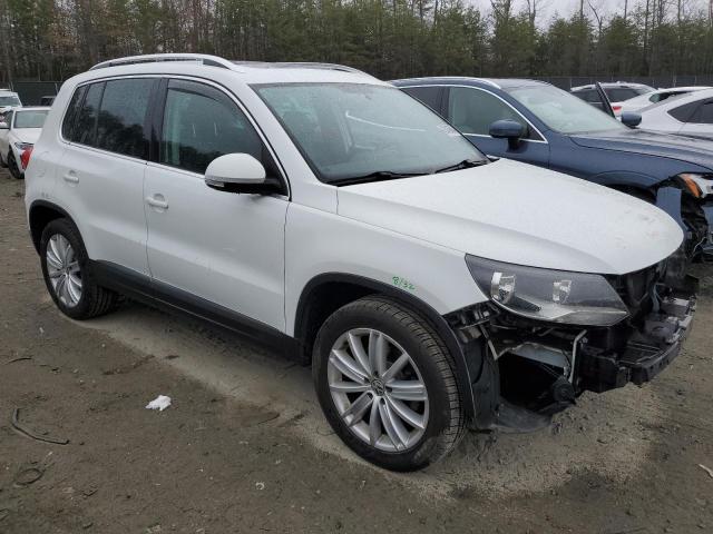 Parquets VOLKSWAGEN TIGUAN 2014 White