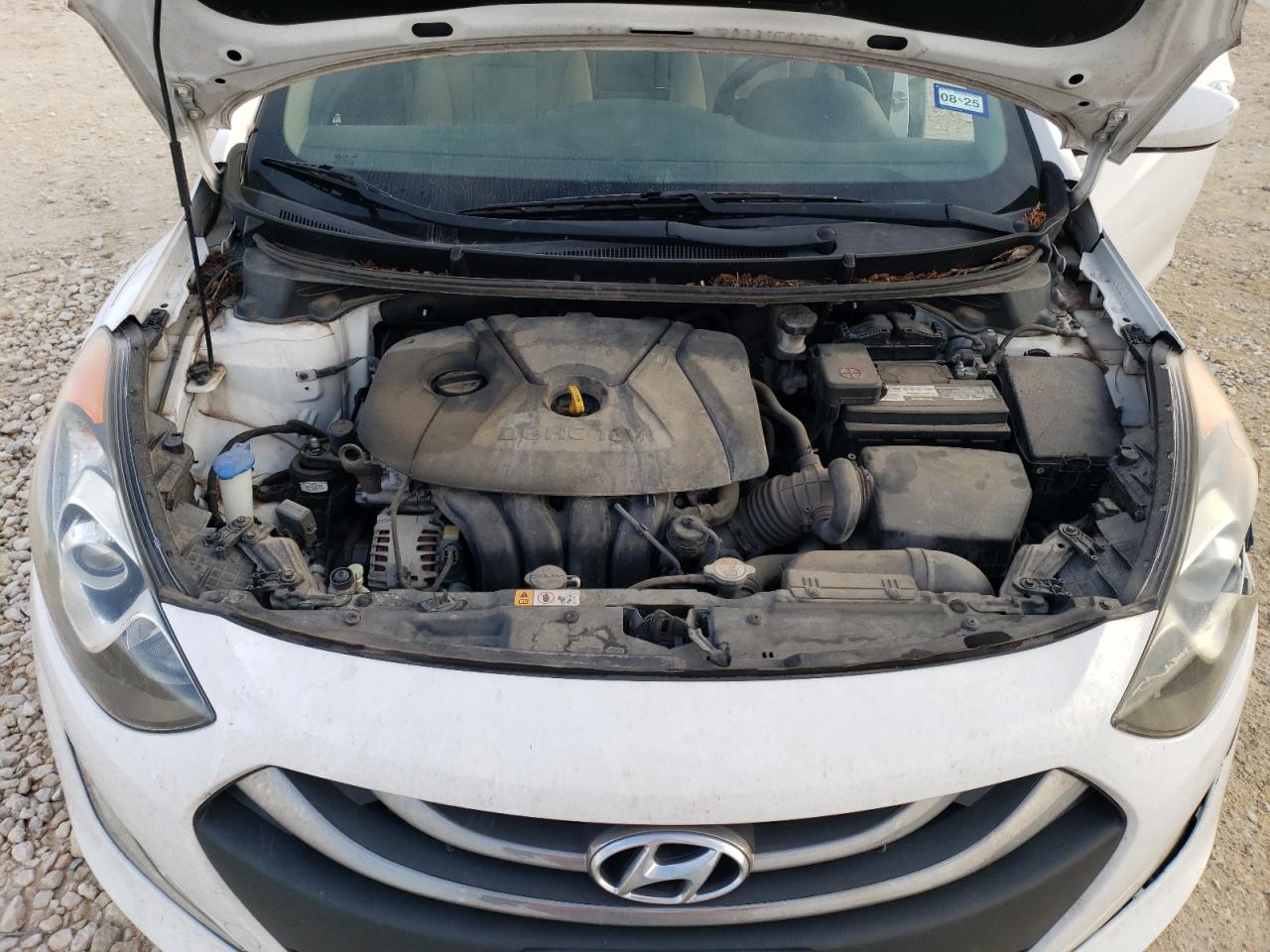 2013 Hyundai Elantra - Image 12