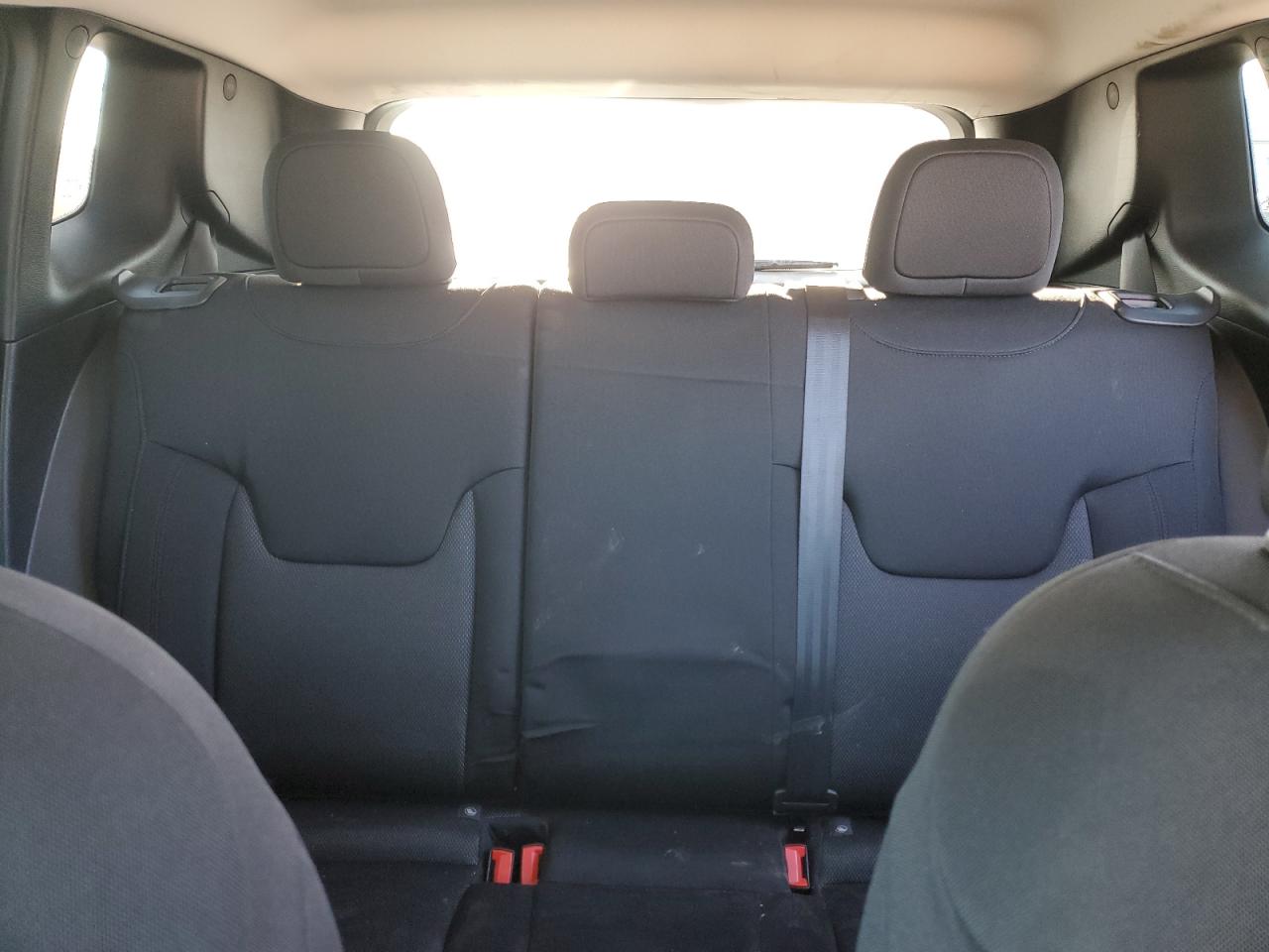 2018 Jeep Renegade - Image 10