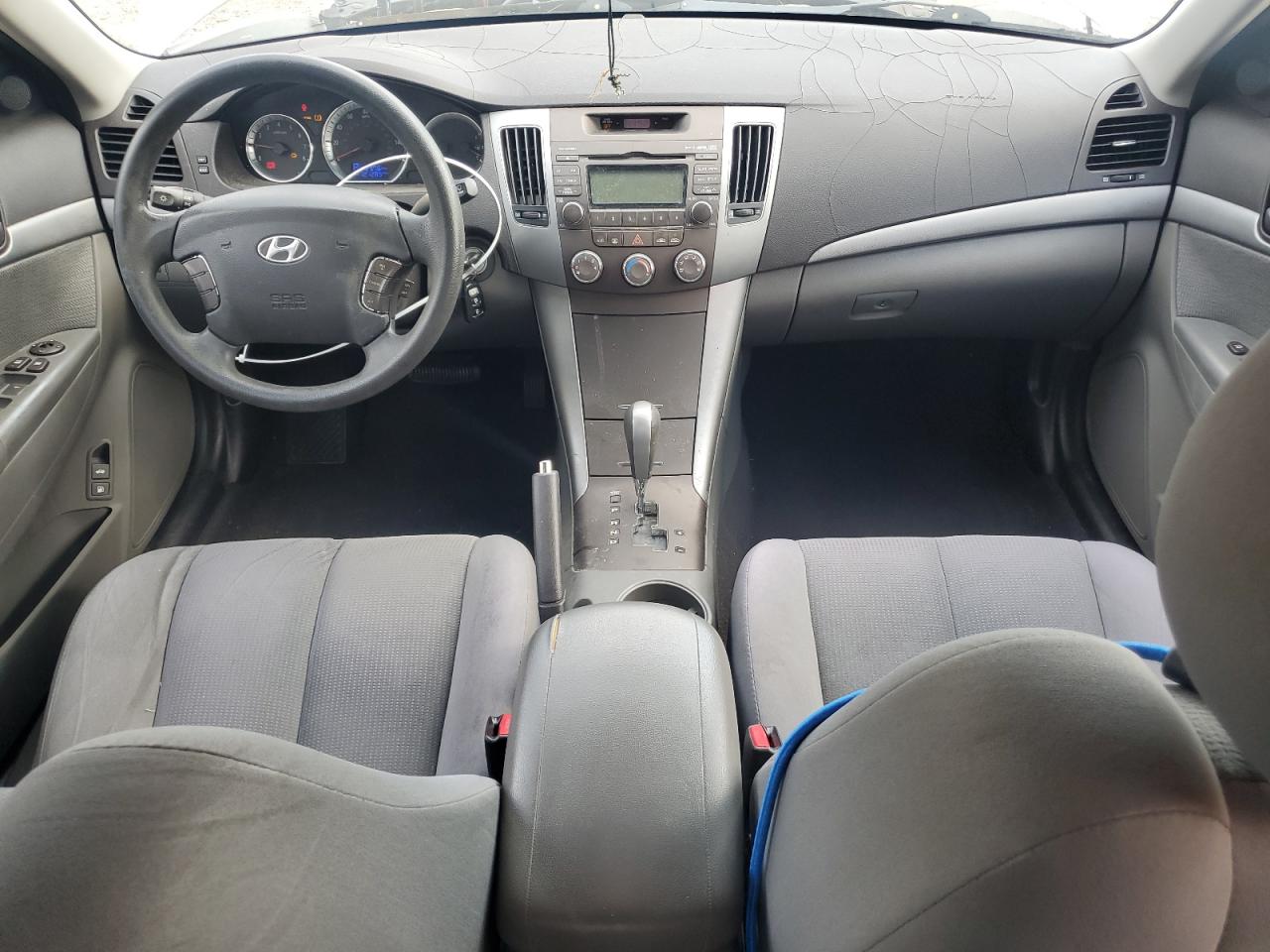 2010 Hyundai Sonata - Image 8