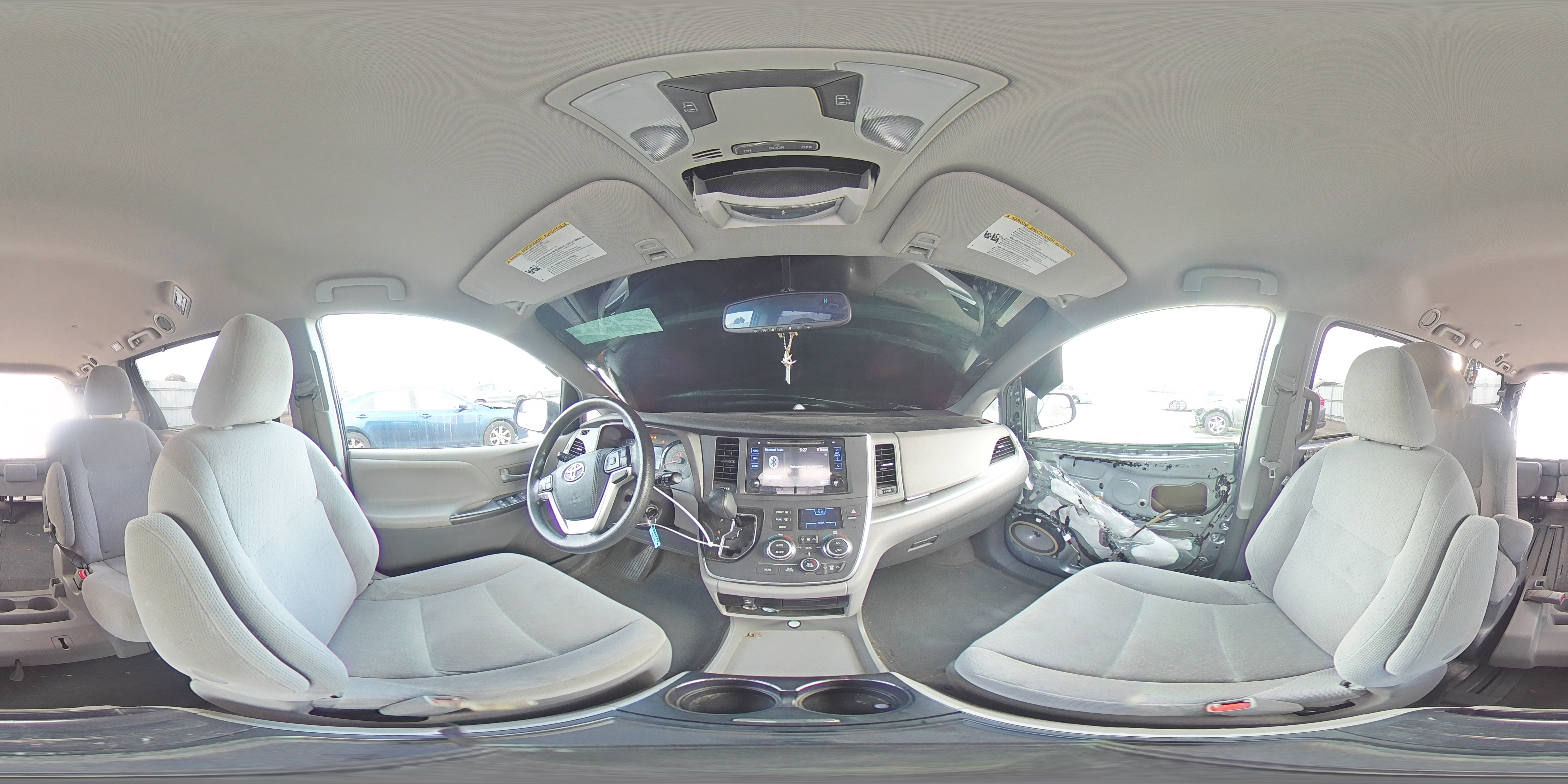 2016 Toyota Sienna - Image 13