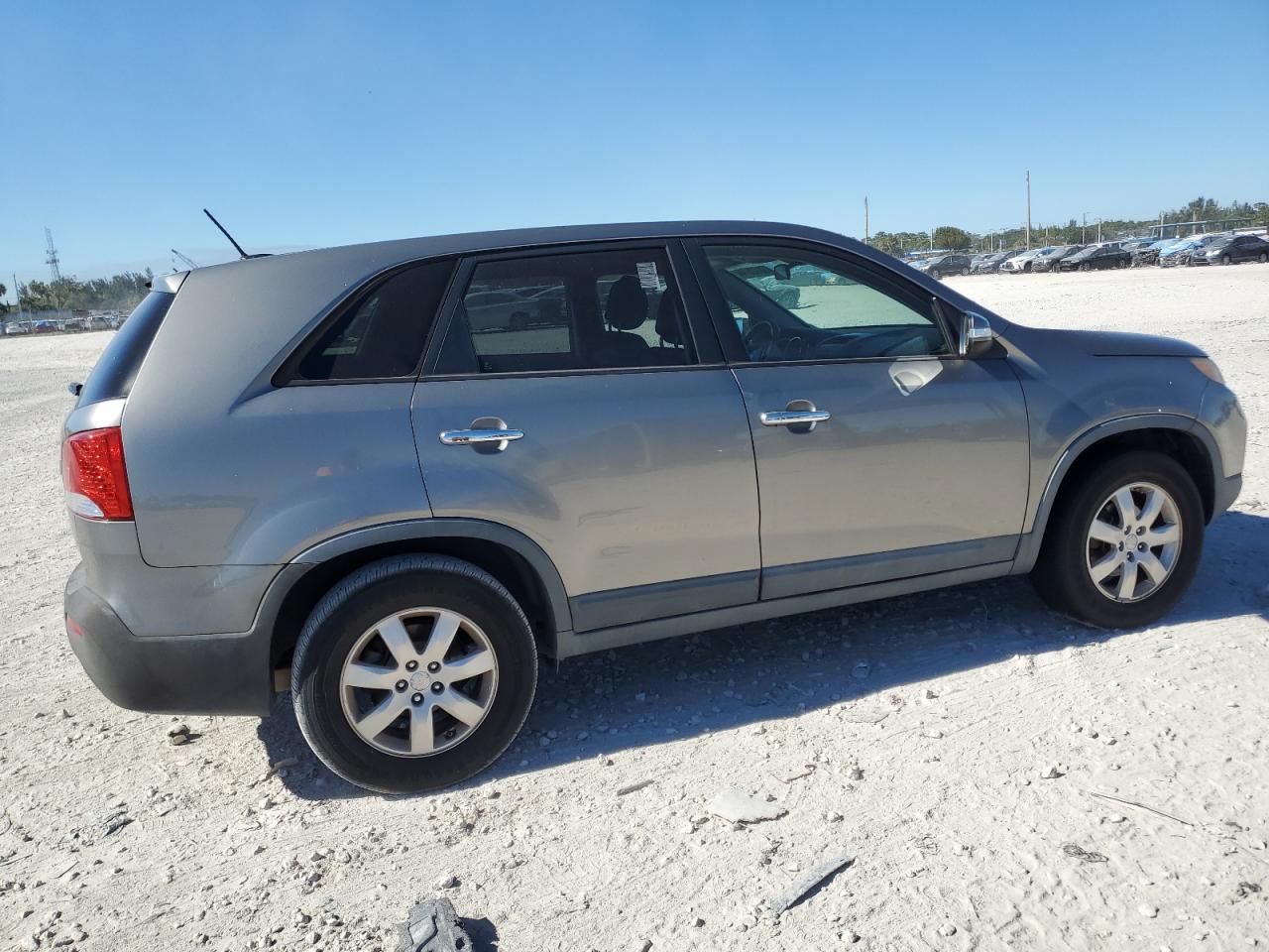 2011 Kia Sorento - Image 3