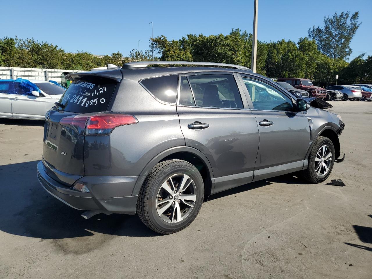 2018 Toyota RAV 4 - Image 3