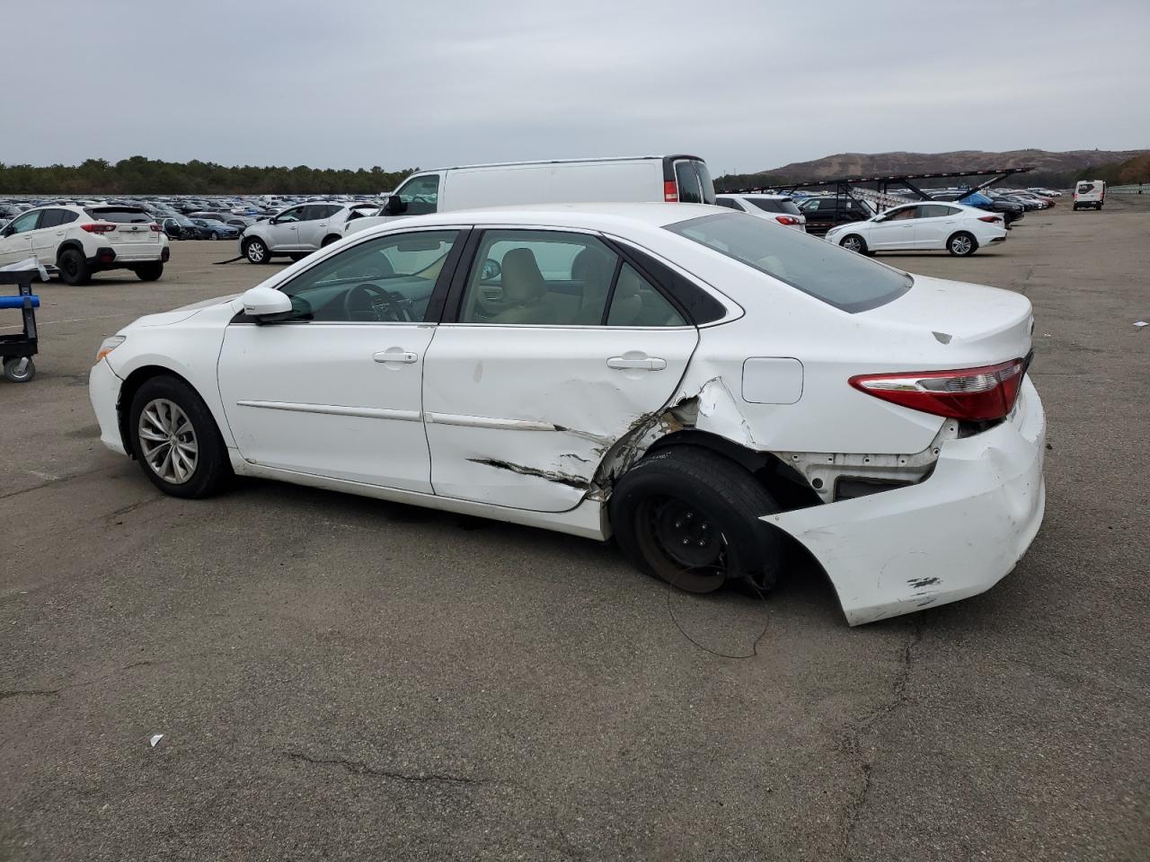 VIN 4T4BF1FK3FR446250 2015 TOYOTA CAMRY no.2