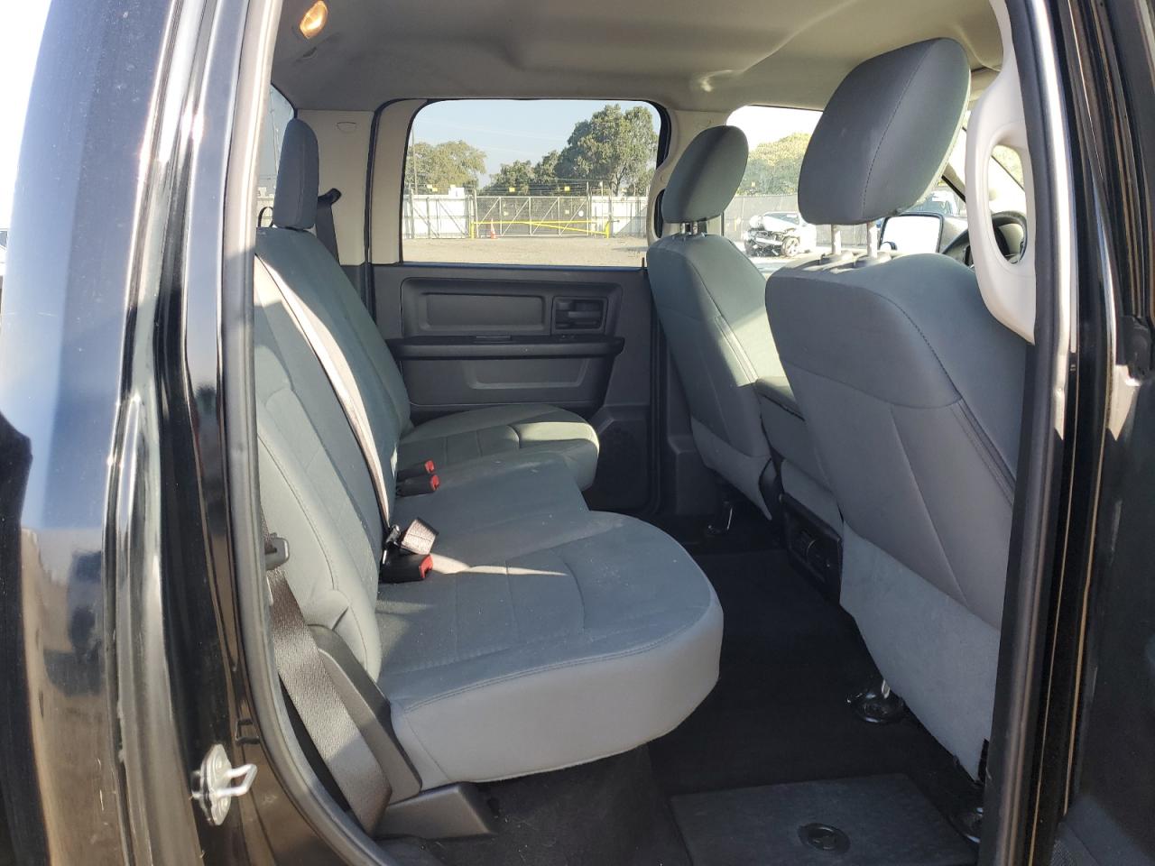 2014 RAM 1500 - Image 10