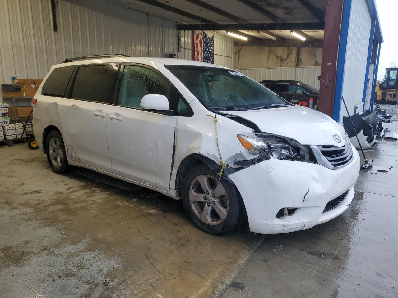 2012 Toyota Sienna - Image 4