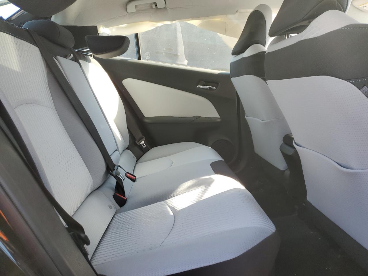 2018 Toyota Prius - Image 10