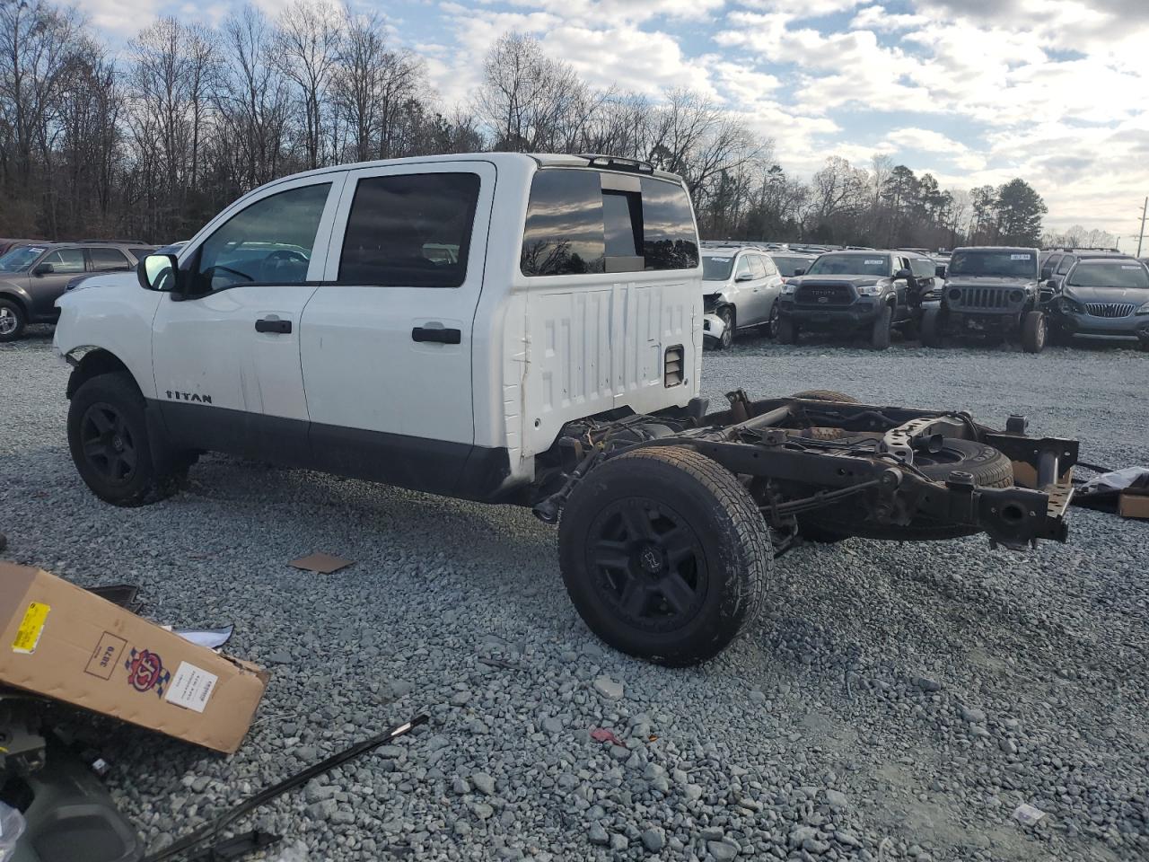 2018 Nissan Titan - Image 2