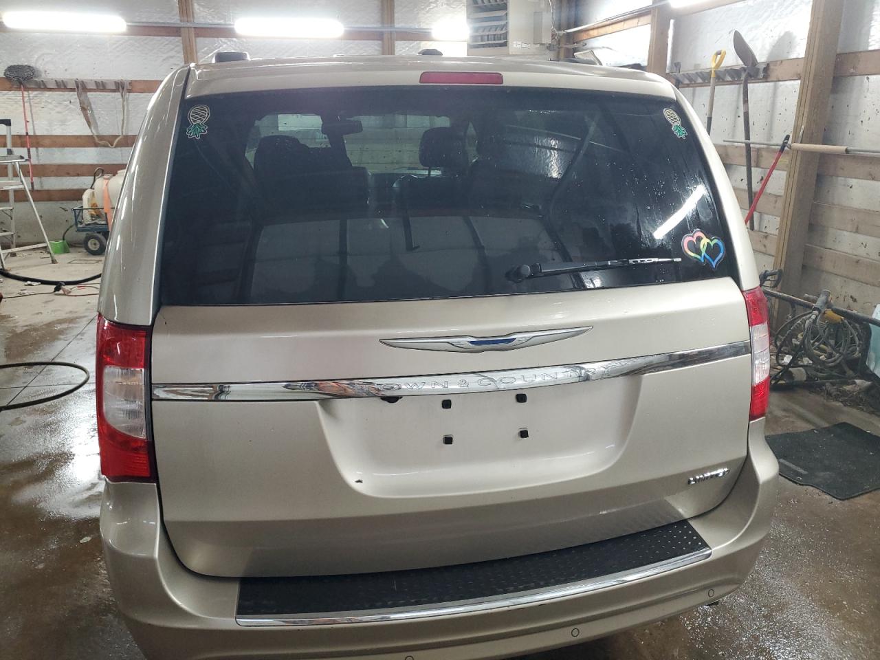 2015 Chrysler Town & Country - Image 6