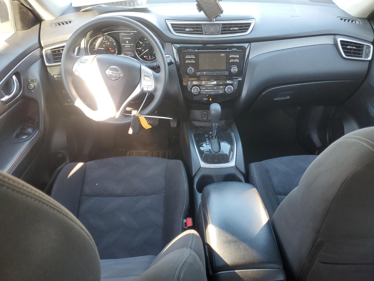 2015 Nissan Rogue - Image 8