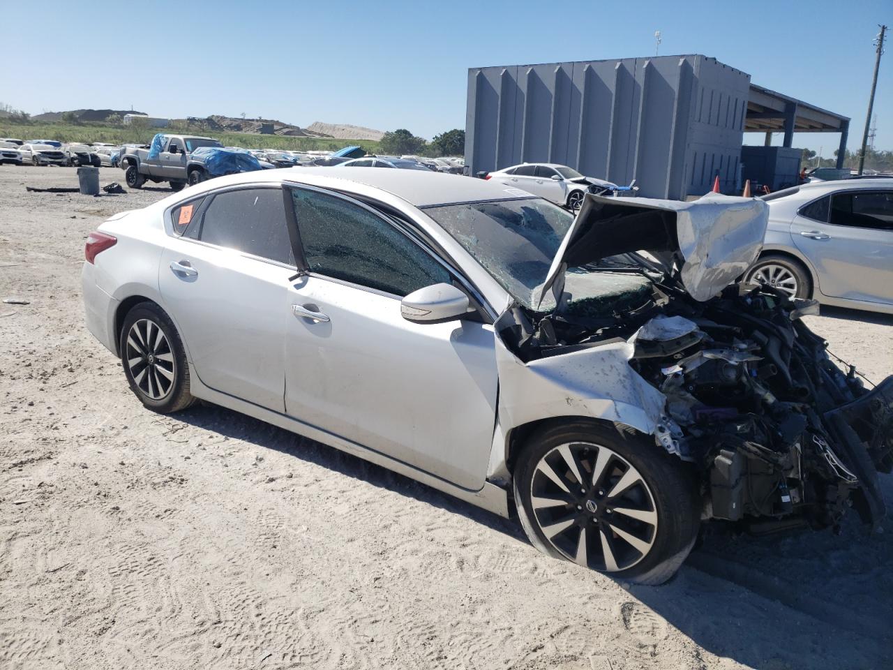 2018 Nissan Altima - Image 4