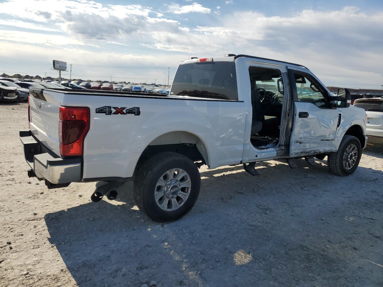 2022 Ford F250 - Image 3