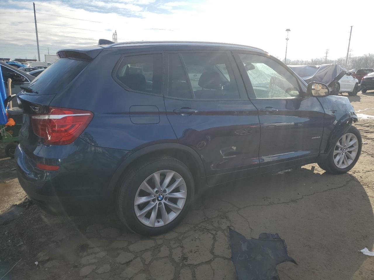 VIN 5UXWX9C53F0D55370 2015 BMW X3 no.3