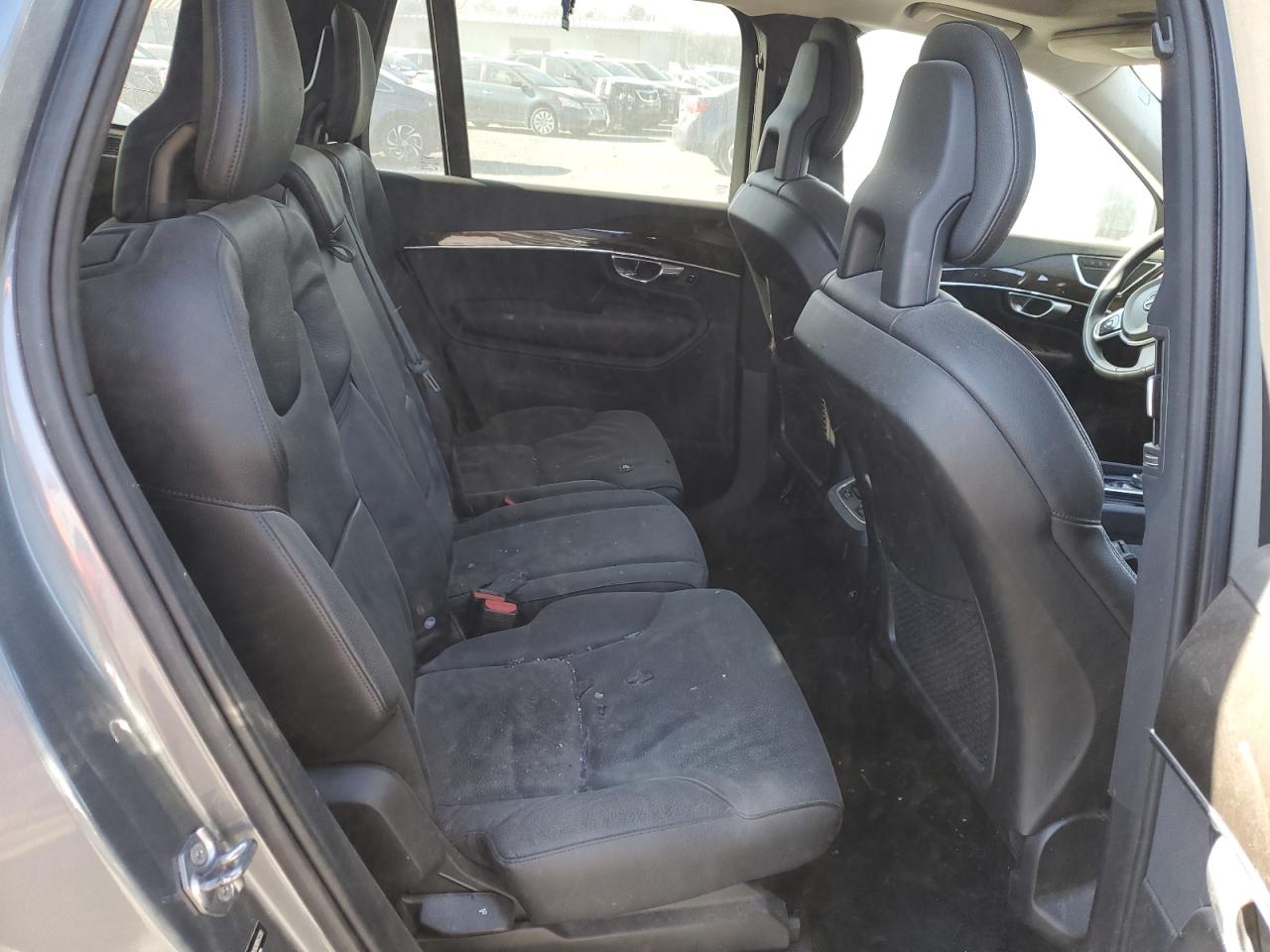 2016 Volvo XC90 - Image 11