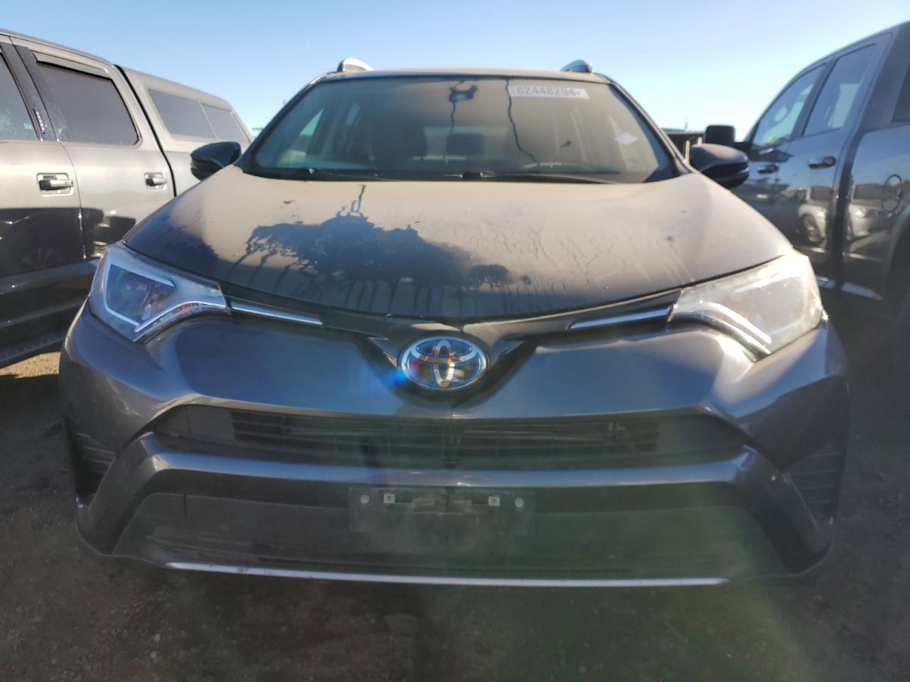 VIN JTMRJREV0JD197744 2018 TOYOTA RAV4 no.5