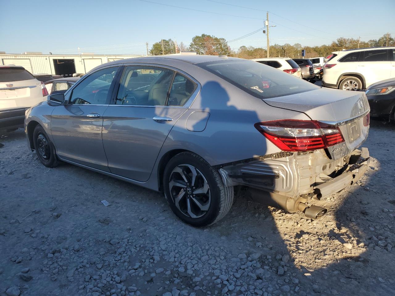 VIN 1HGCR3F88HA040206 2017 HONDA ACCORD no.2