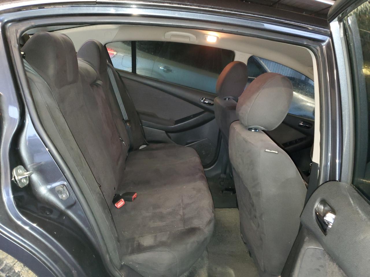 2012 Nissan Altima - Image 10