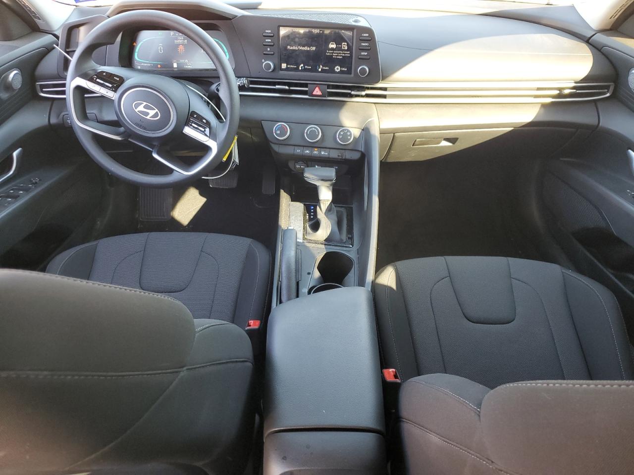 2024 Hyundai Elantra - Image 8