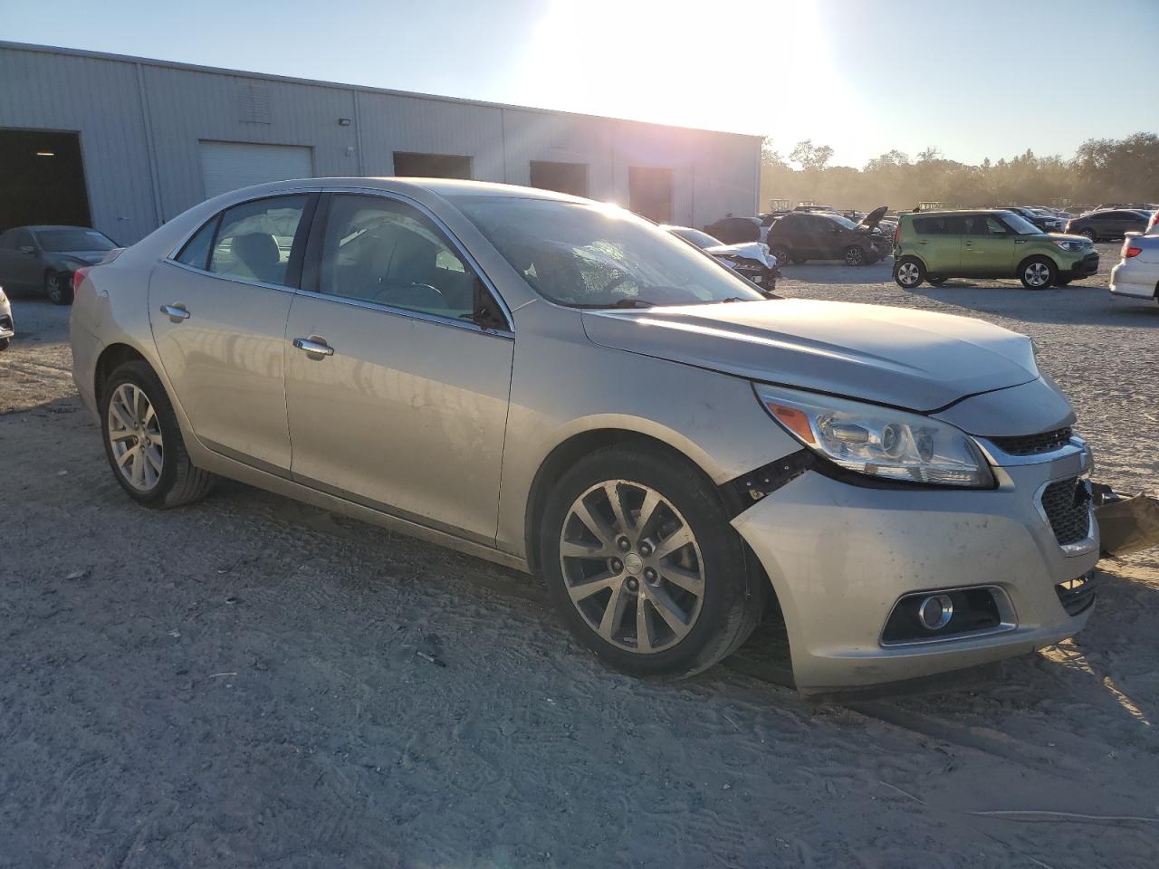 VIN 1G11E5SA1GF110015 2016 CHEVROLET MALIBU no.4