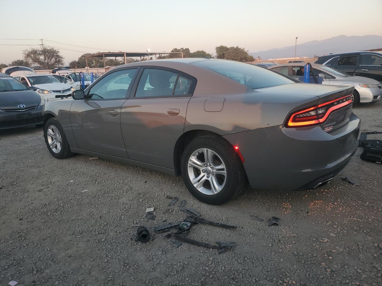 2C3CDXBG3KH674568 2019 DODGE CHARGER - Image 2