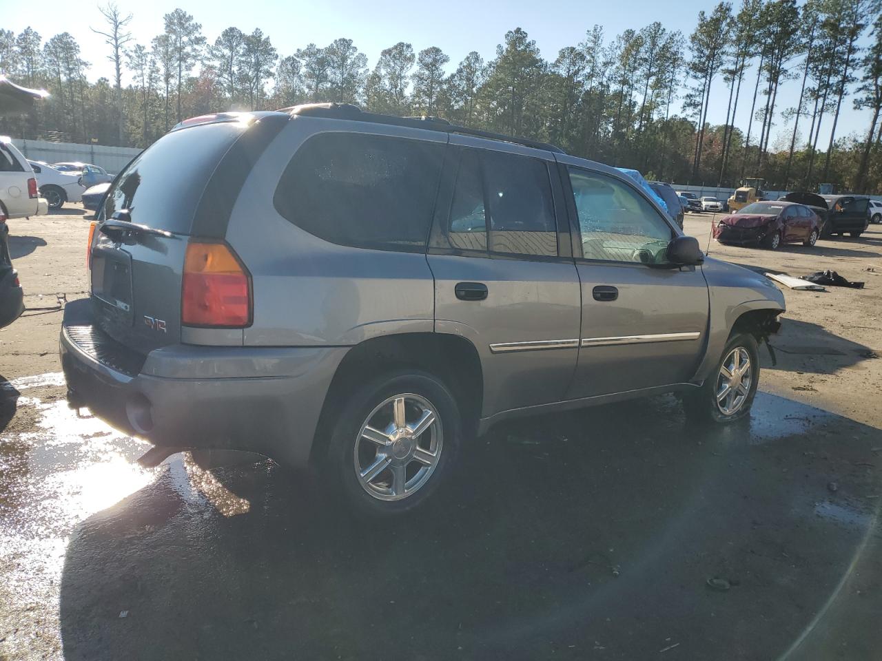 2009 GMC Envoy - Image 3