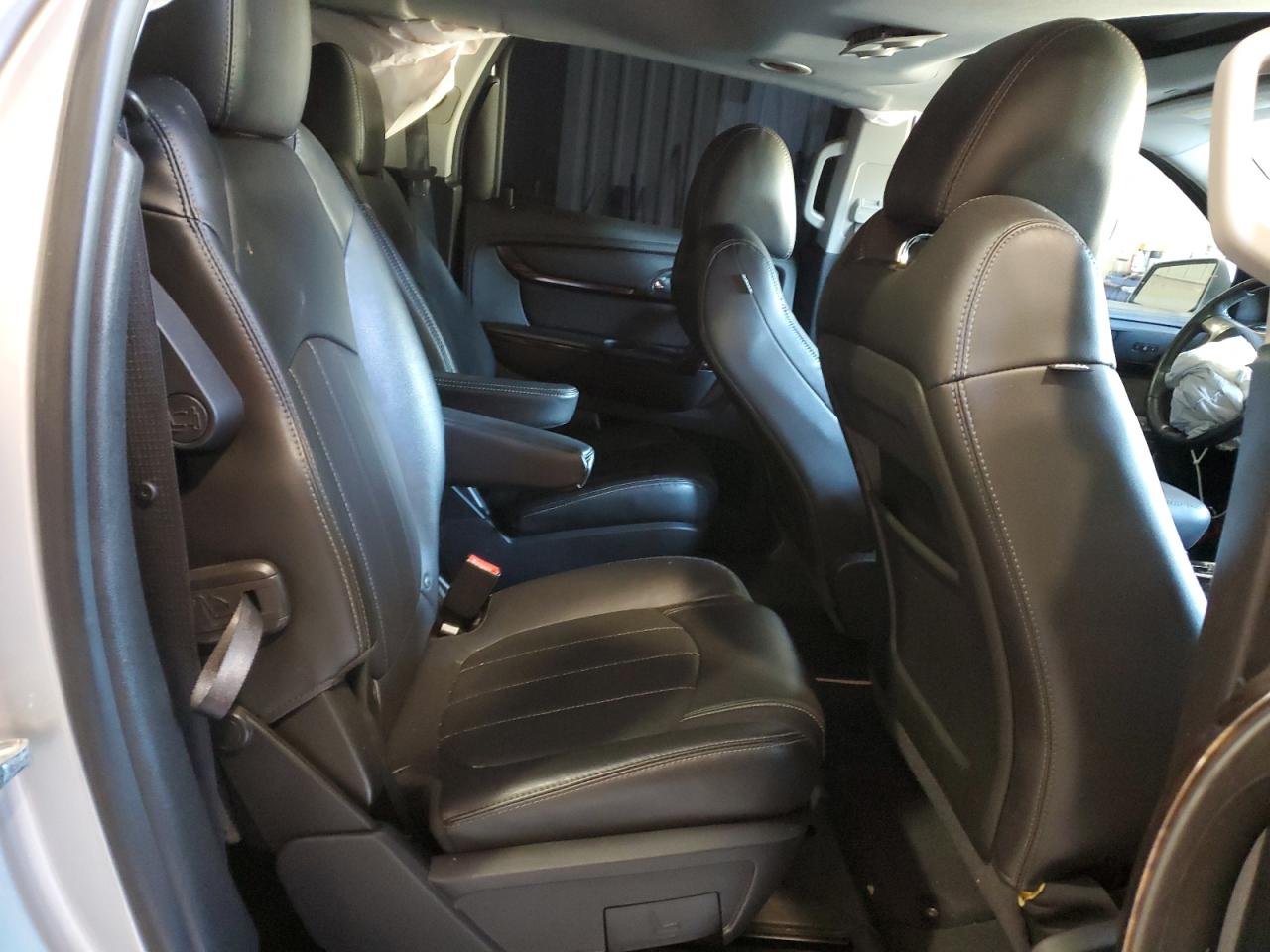 2016 GMC Acadia - Image 11