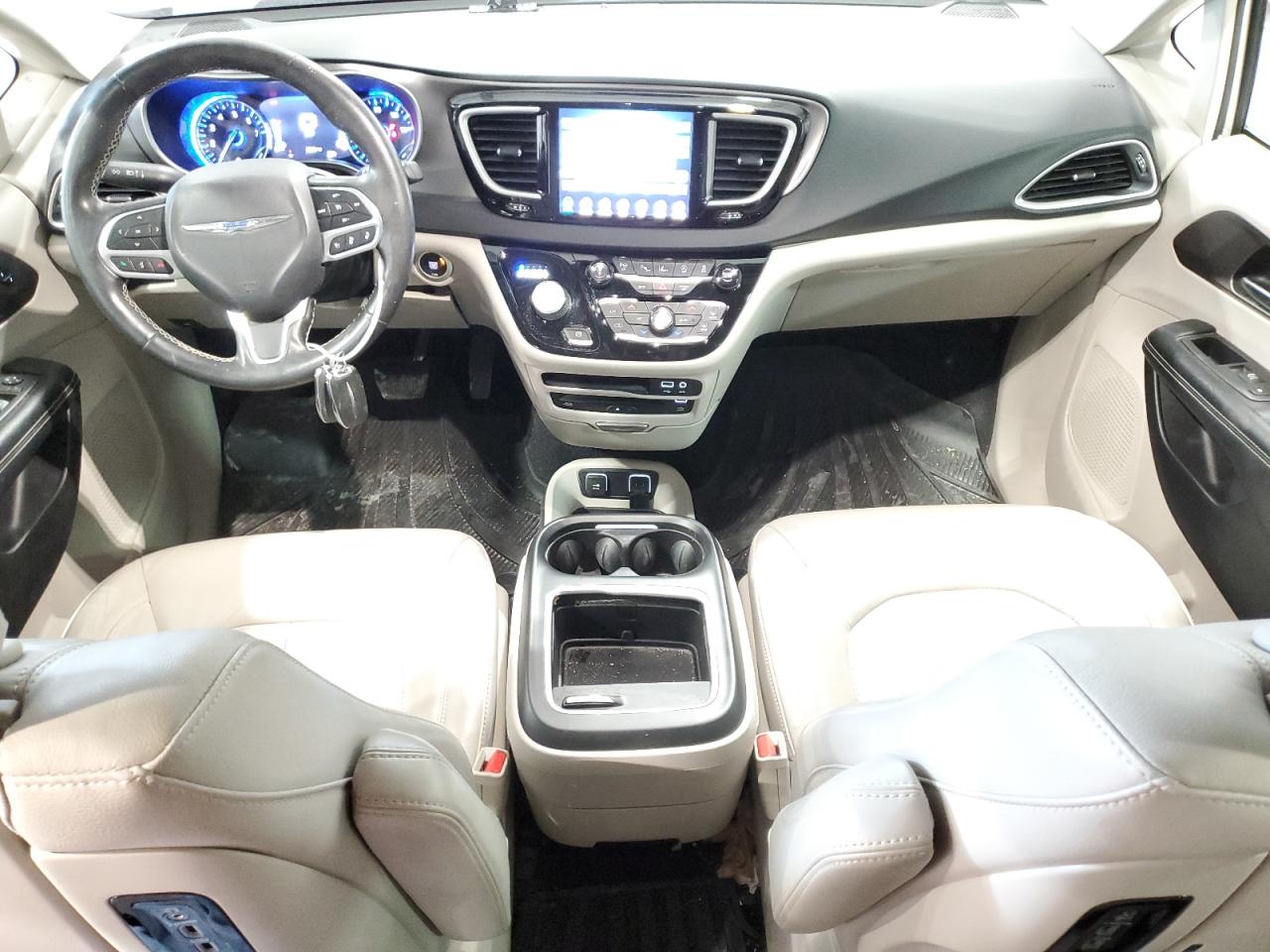 2020 Chrysler Pacifica - Image 8