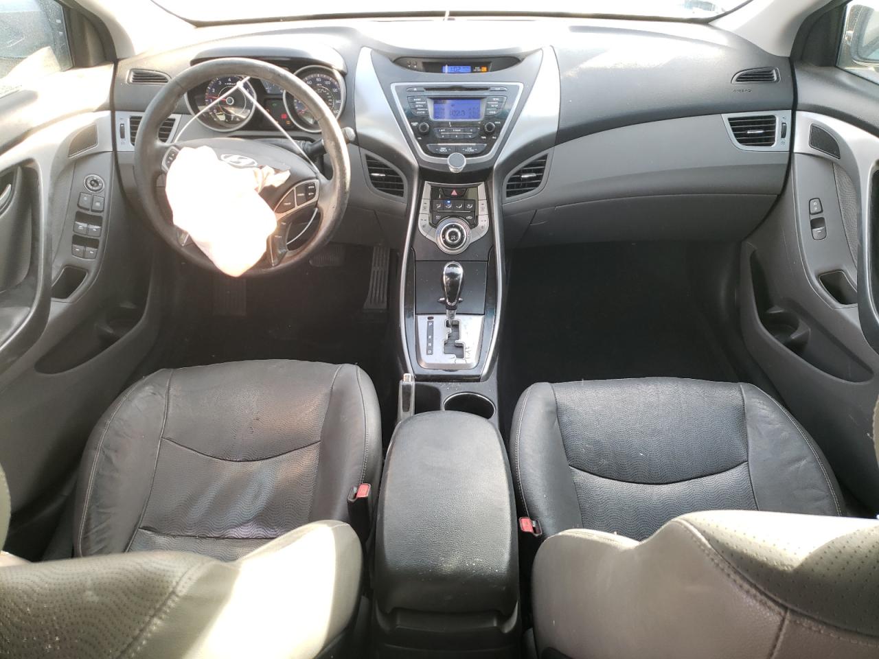 2013 Hyundai Elantra - Image 8
